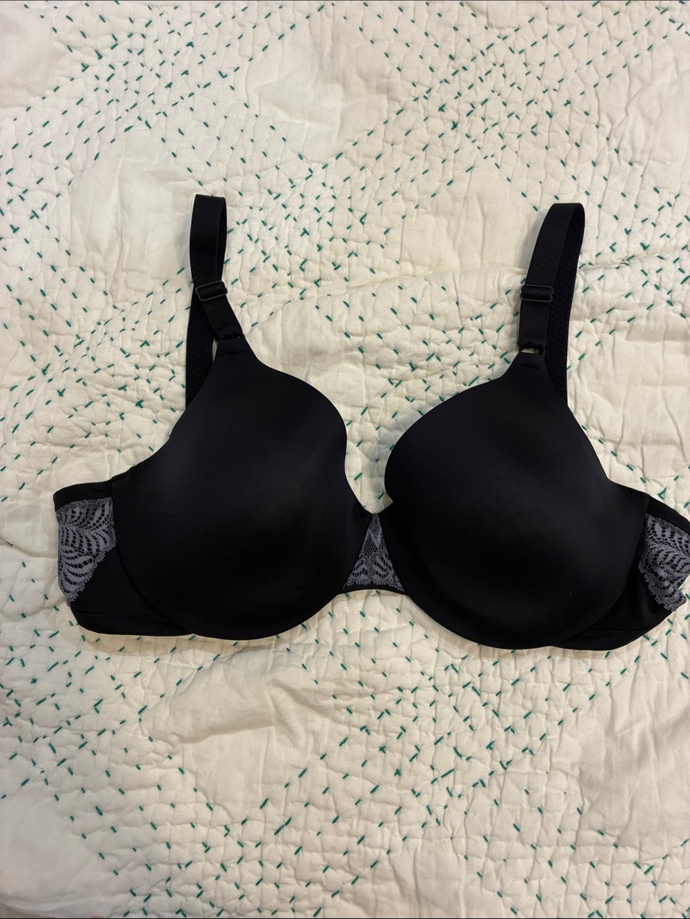 Vanity Fair Black Underwire Bra 75364 | Size 40 C | NWOT | Smooth Cups & Lace